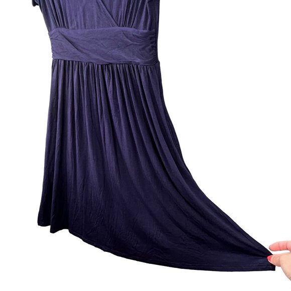 Navy Blue Knit Dress size M Pockets Stretchy Short Sleeve Flowy V Neck - Picture 2 of 4